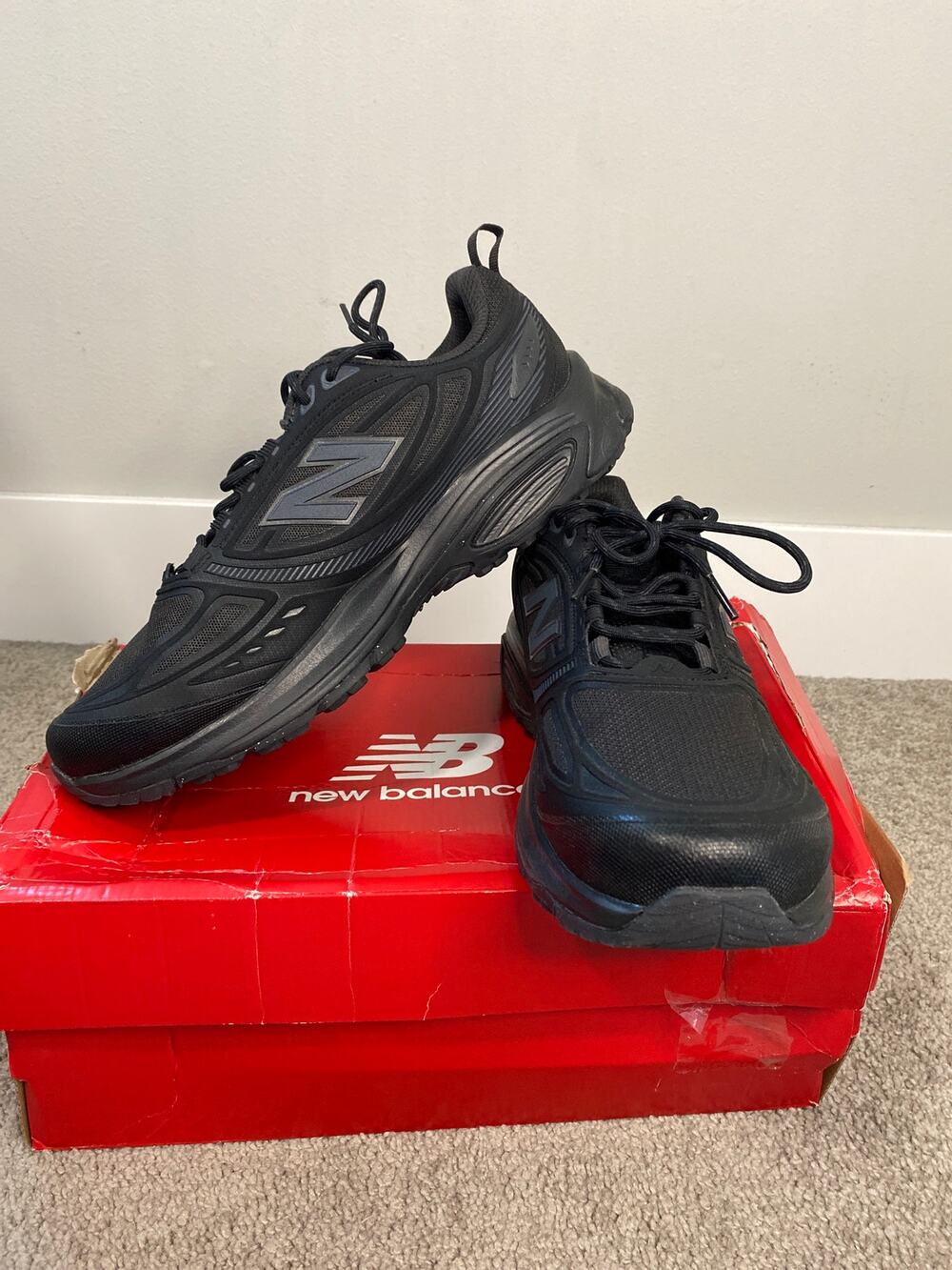 New Balance Fresh Foam Trail Running Shoes Black Men’s 11 Women’s 12.5
